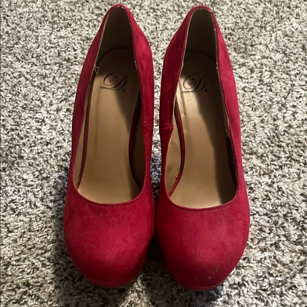 Rockabilly-inspired wedges